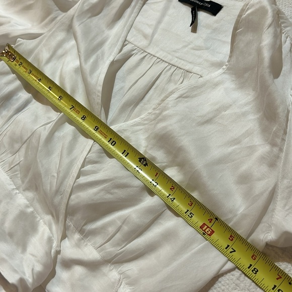 BCBGENERATION MAXAZRIA Crop Wrap Around. Small - Picture 8 of 8